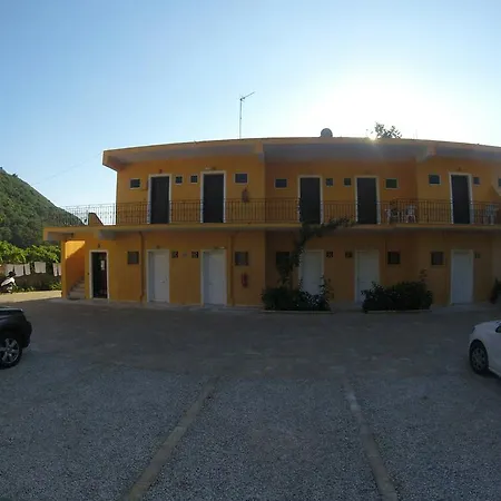 George's Aparthotel *